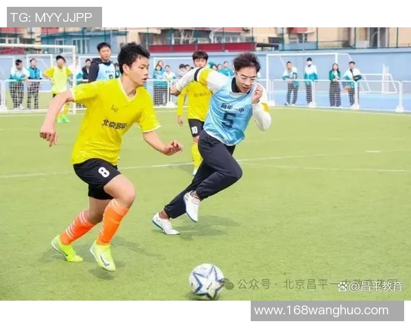 绿茵场上巨星相遇真情握手见证友谊与尊重 绿茵场上巨星相遇真情握手见证友谊与尊重