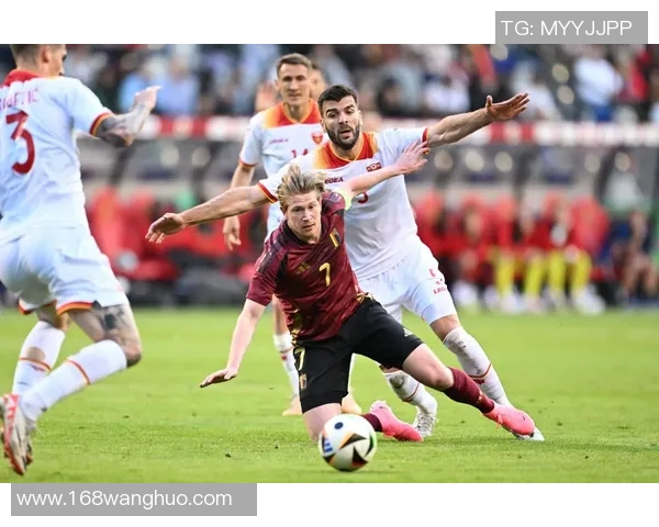 踢5人场足球成名的球星如何在大场比赛中展现独特技术与魅力 踢5人场足球成名的球星如何在大场比赛中展现独特技术与魅力